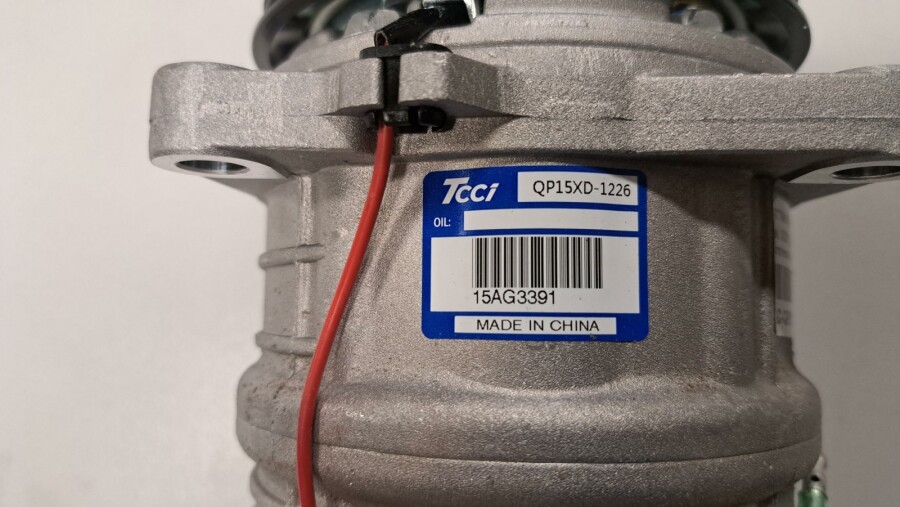 Compressor Que QP15XD 12V Pad Ø119mm Poly-V8 3E | Hattink Thermo Parts